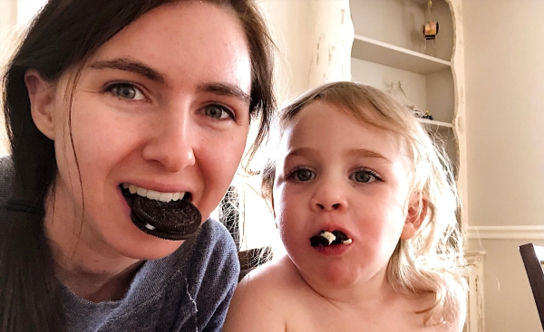 Kat and Mom eating oreos